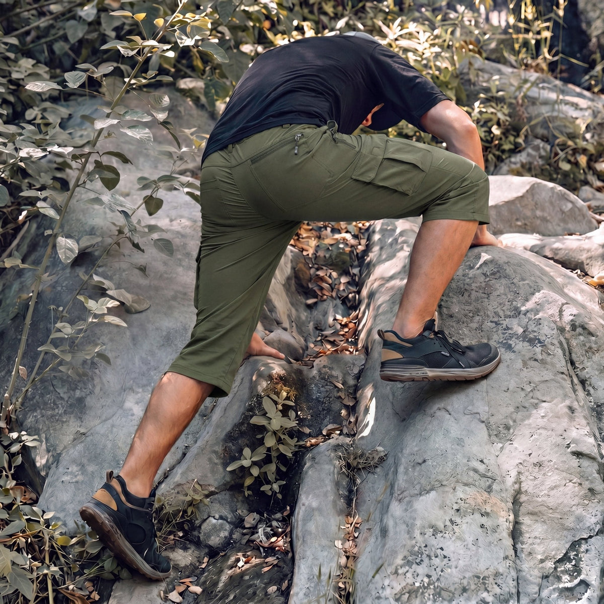 Men's 3/4 Hiking Capri Pants - Quick Dry Below Knee Shorts with 5 Pockets