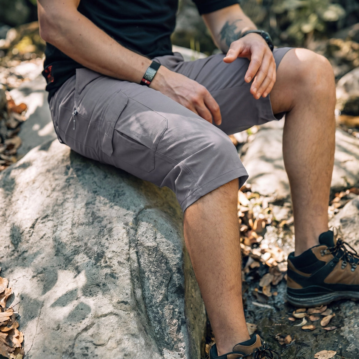 Men's 3/4 Hiking Capri Pants - Quick Dry Below Knee Shorts with 5 Pockets