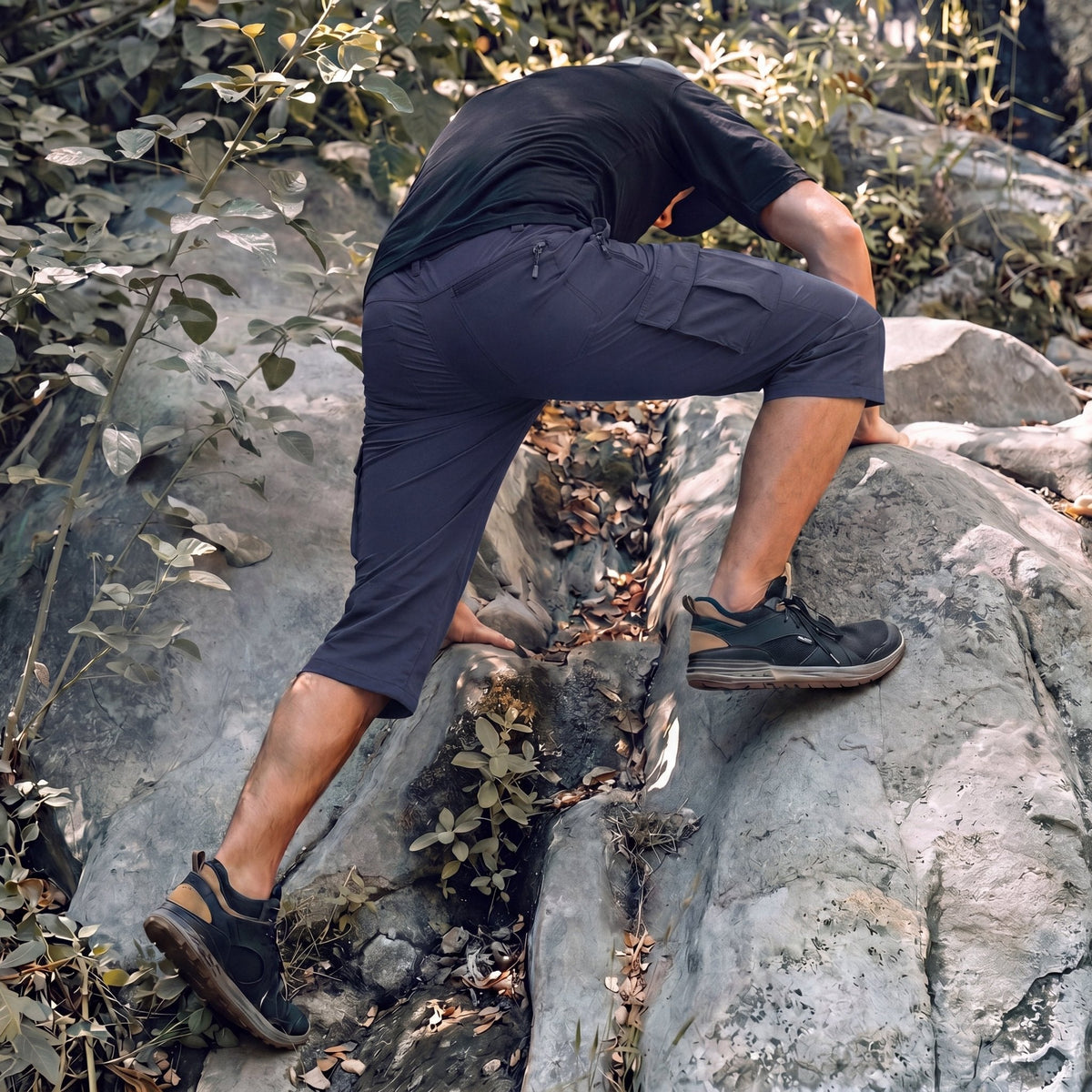 Men's 3/4 Hiking Capri Pants - Quick Dry Below Knee Shorts with 5 Pockets
