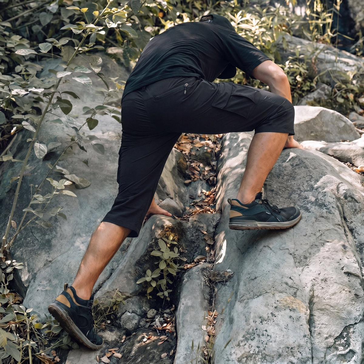 Men's 3/4 Hiking Capri Pants - Quick Dry Below Knee Shorts with 5 Pockets